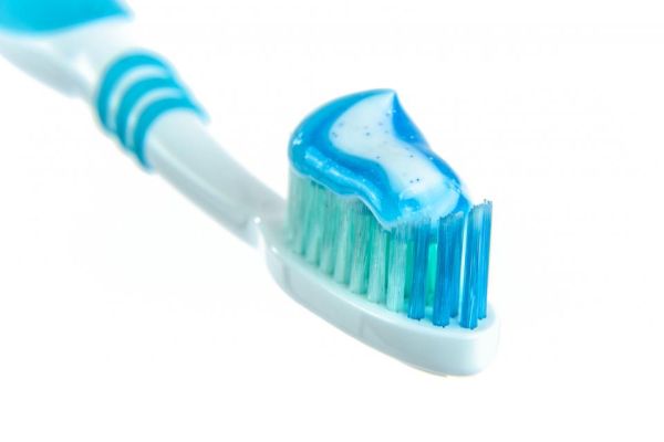 Escova de dente simples